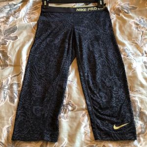 Nike Pro Combat Capris - Leopard Design